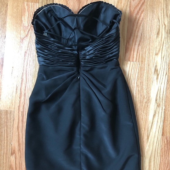 ⭐️Allure black cocktail dress - Picture 4 of 5